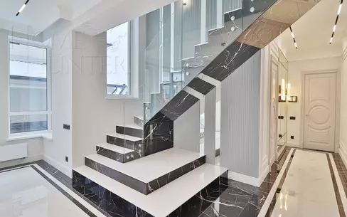 2-этажный коттедж 240 м² с отделкой