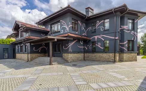 2-этажный коттедж 550 м² с отделкой