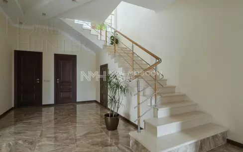 2-этажный коттедж 297 м² с отделкой