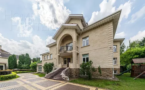 2-этажный коттедж 1 087 м² с отделкой