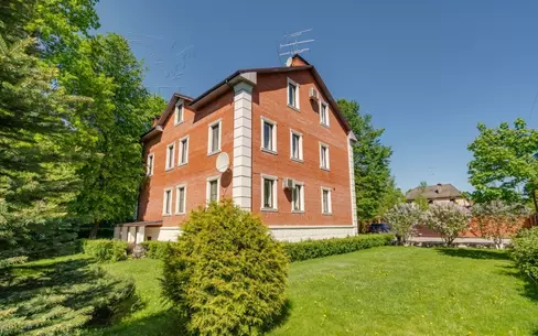 3-этажный коттедж 770 м² с отделкой