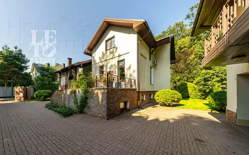 2-этажный коттедж 600 м² с отделкой