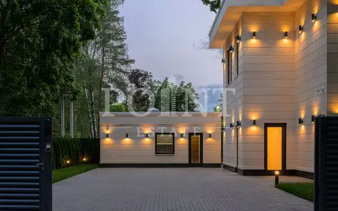2-этажный коттедж 350 м² с отделкой