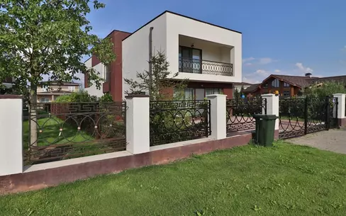 2-этажный коттедж 250 м² с отделкой
