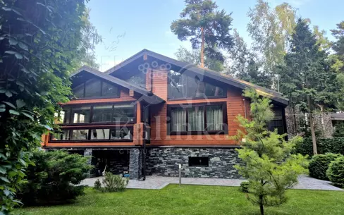 2-этажный коттедж 473.3 м² с отделкой
