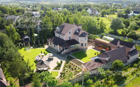 2-этажный коттедж 800 м² с отделкой