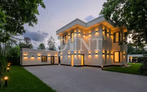 2-этажный коттедж 350 м² с отделкой