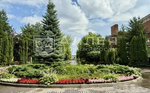 2-этажный коттедж 1 320 м² с отделкой
