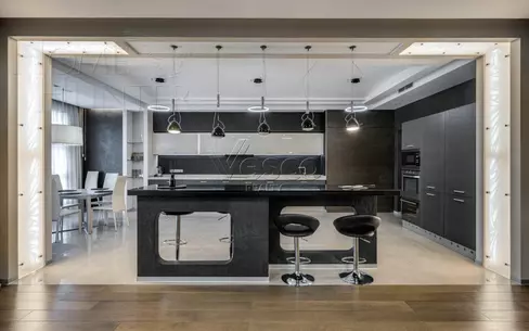 3-КОМН. КВАРТИРА С ОТДЕЛКОЙ 220 М² НА 4 ЭТАЖЕ
