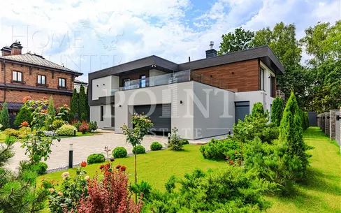 2-этажный коттедж 540 м² с отделкой