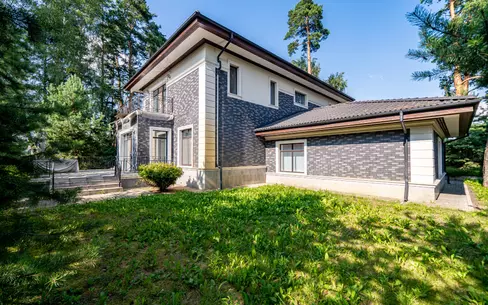 2-этажный коттедж 420 м² с отделкой