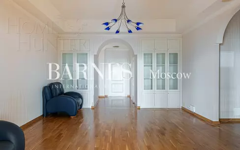 5-КОМН. КВАРТИРА С ОТДЕЛКОЙ 245.5 М² НА 8 ЭТАЖЕ
