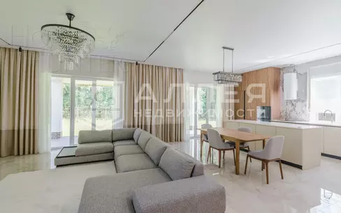 2-этажный коттедж 260 м² с отделкой