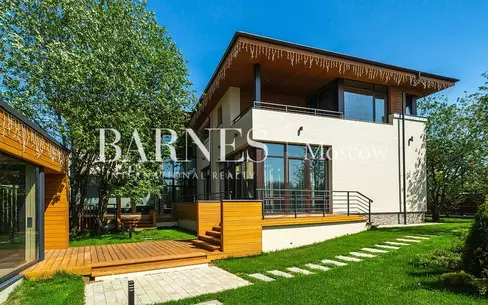 2-этажный коттедж 590 м² с отделкой