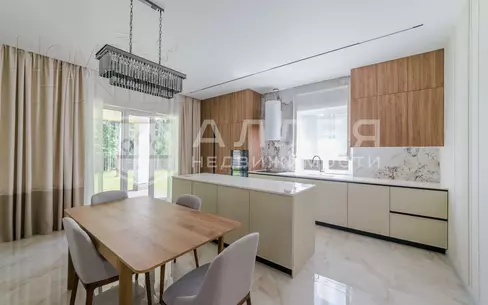 2-этажный коттедж 260 м² с отделкой
