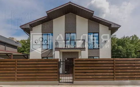 2-этажный коттедж 260 м² с отделкой