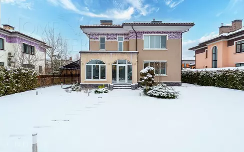 2-этажный коттедж 275 м² с отделкой