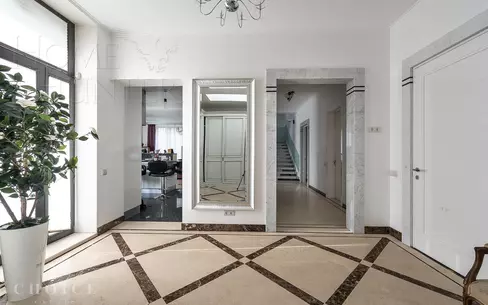 2-этажный коттедж 500 м² с отделкой