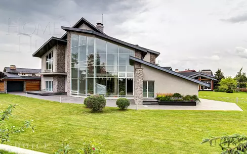 2-этажный коттедж 1 700 м² без отделки