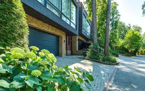 3-этажный таунхаус 340 м² с отделкой