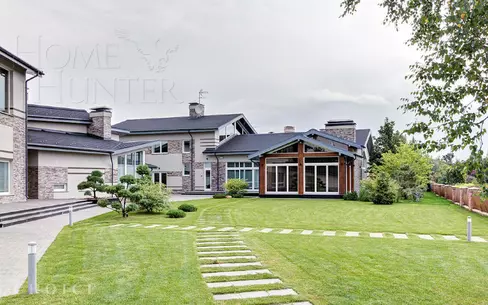 2-этажный коттедж 1 700 м² без отделки