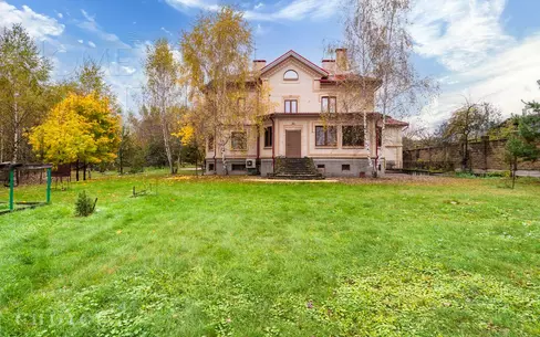 4-этажный коттедж 750 м² с отделкой