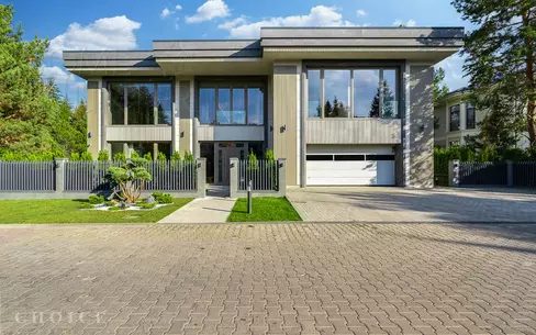 2-этажный коттедж 1 350 м² с отделкой