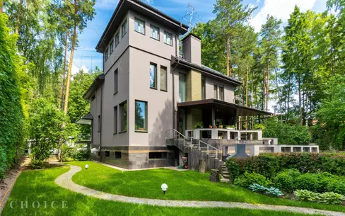 2-этажный коттедж 600 м² с отделкой
