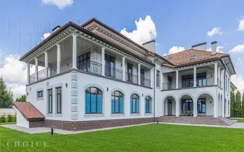 2-этажный коттедж 1 300 м² без отделки