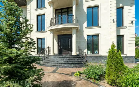 2-этажный коттедж 650 м² без отделки