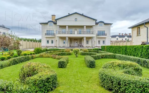 2-этажный коттедж 2 200 м² без отделки