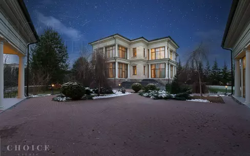 2-этажный коттедж 1 250 м² с отделкой