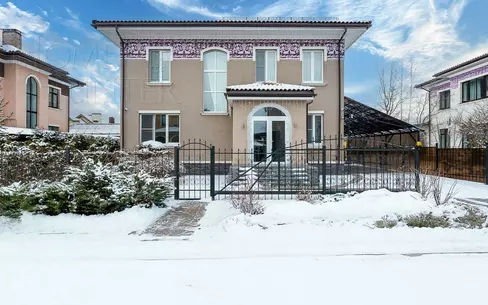 2-этажный коттедж 275 м² с отделкой