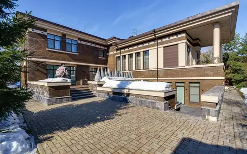 2-этажный коттедж 550 м² с отделкой