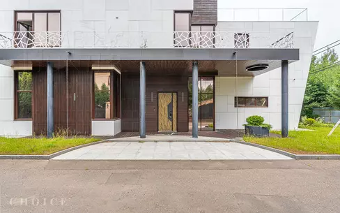 3-этажный коттедж 650 м² с отделкой