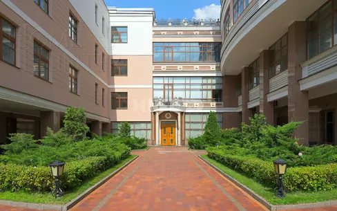 5-комн. кв., 210 м², 3/4 этаж