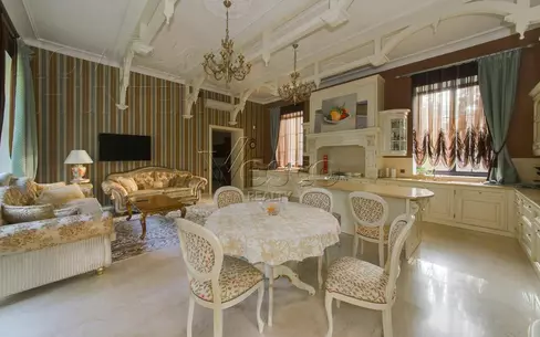 3-этажный коттедж 2 000 м² с отделкой