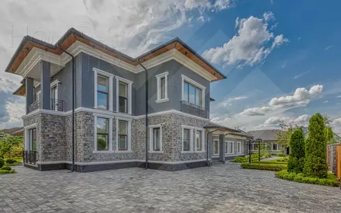 2-этажный коттедж 650 м² с отделкой