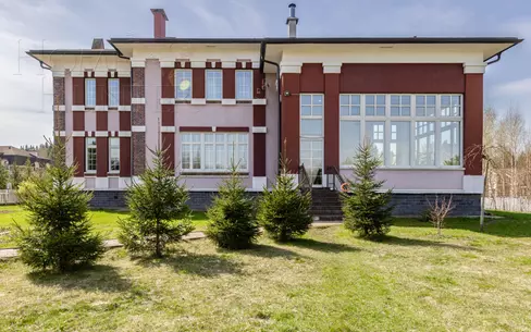 2-этажный коттедж 350 м² с отделкой