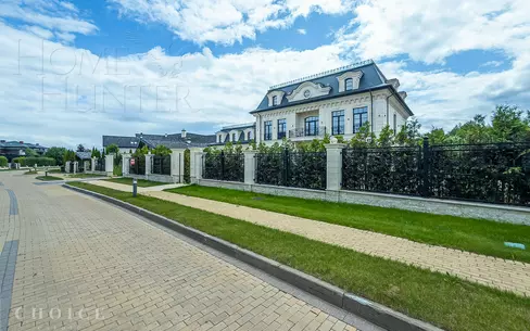 2-этажный коттедж 1 950 м² с отделкой