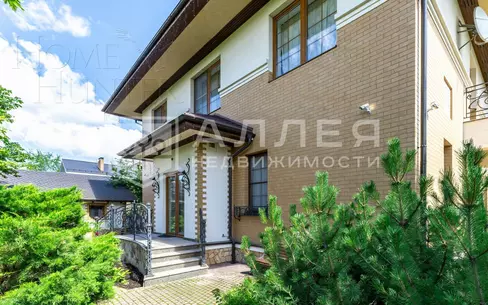 2-этажный коттедж 400 м² с отделкой