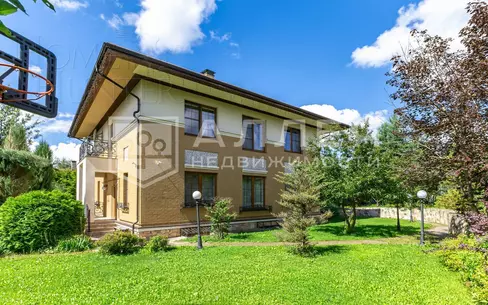 2-этажный коттедж 400 м² с отделкой