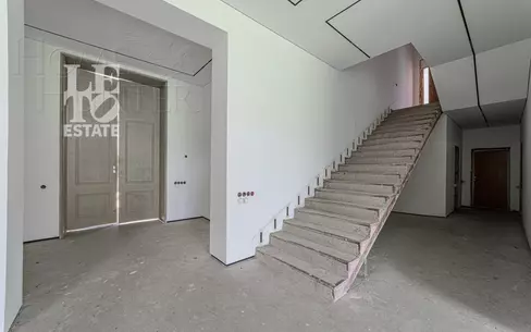 2-этажный коттедж 600 м² без отделки