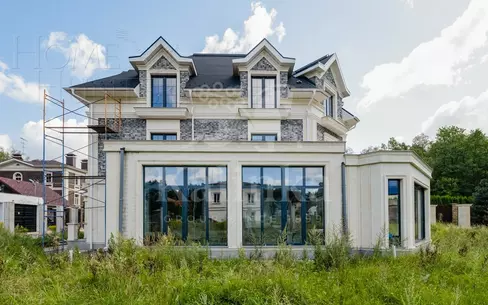 2-этажный коттедж 500 м² без отделки