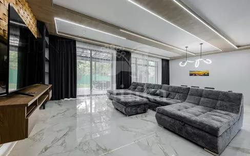 2-этажный коттедж 250 м² с отделкой