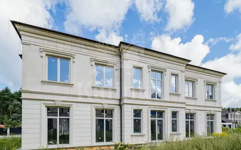 2-этажный коттедж 650 м² без отделки