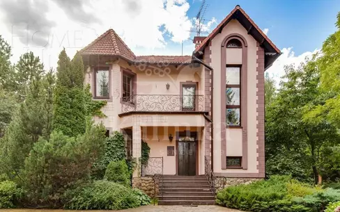 2-этажный коттедж 660 м² с отделкой