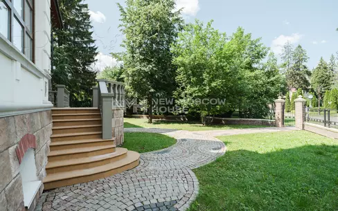 3-этажный коттедж 697 м² с отделкой