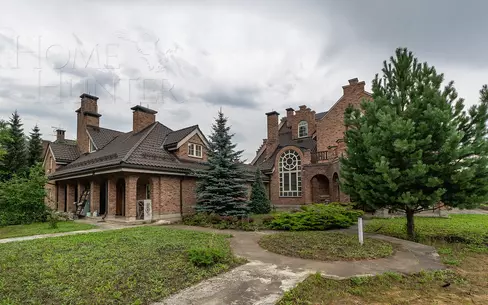 3-этажный коттедж 2 200 м² без отделки
