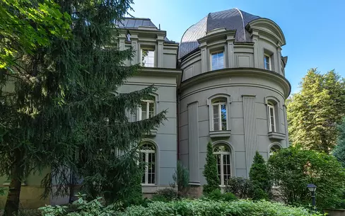 3-этажный коттедж 1 292 м² с отделкой